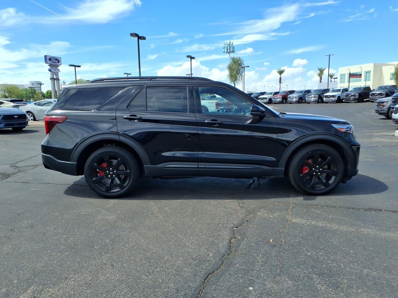 2023 Ford Explorer ST