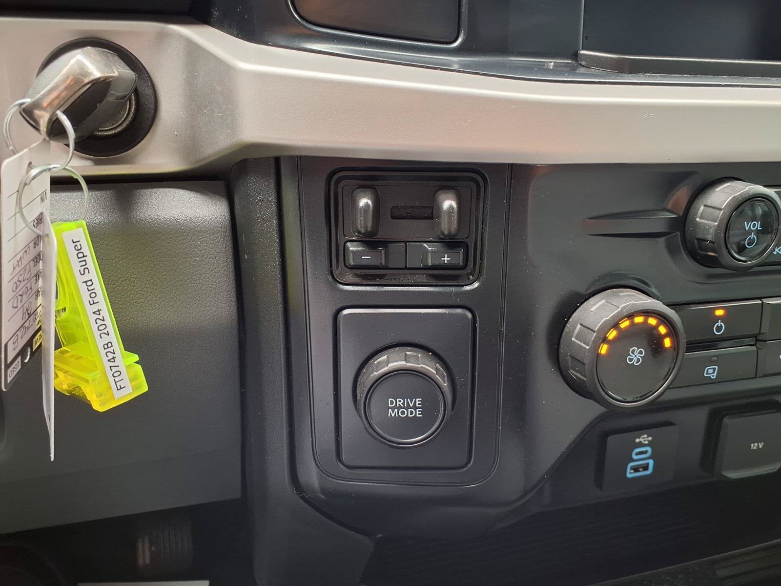 2024 Ford Super Duty F-250 SRW XL