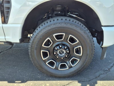 2025 Ford Super Duty F-250 SRW Platinum
