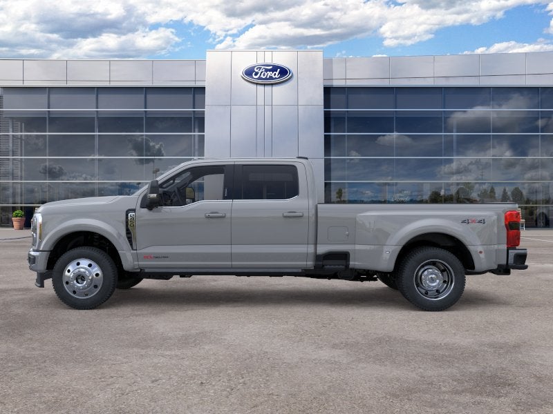 2026 Ford Super Duty F-450 DRW LARIAT