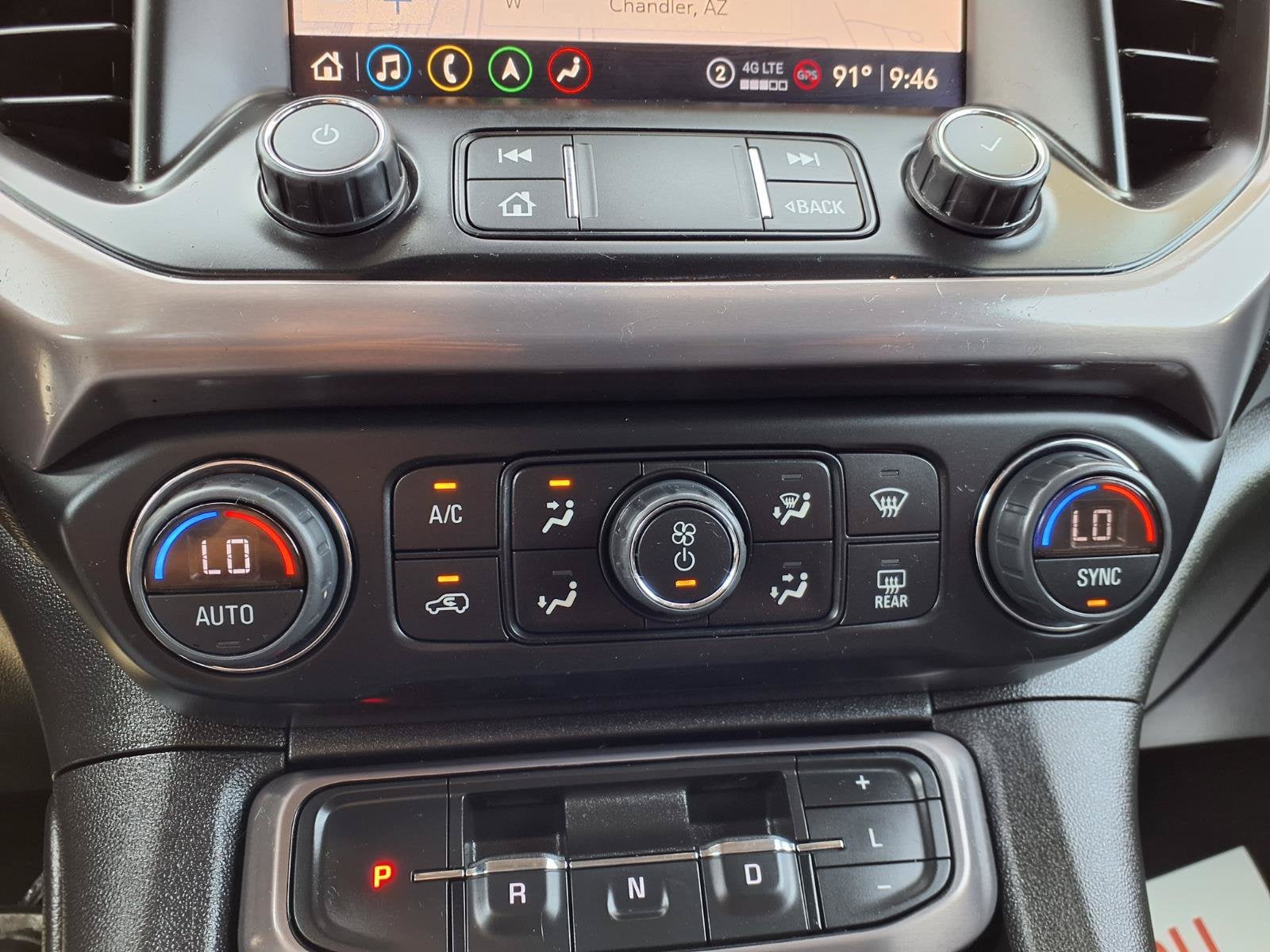 2022 GMC Acadia AT4