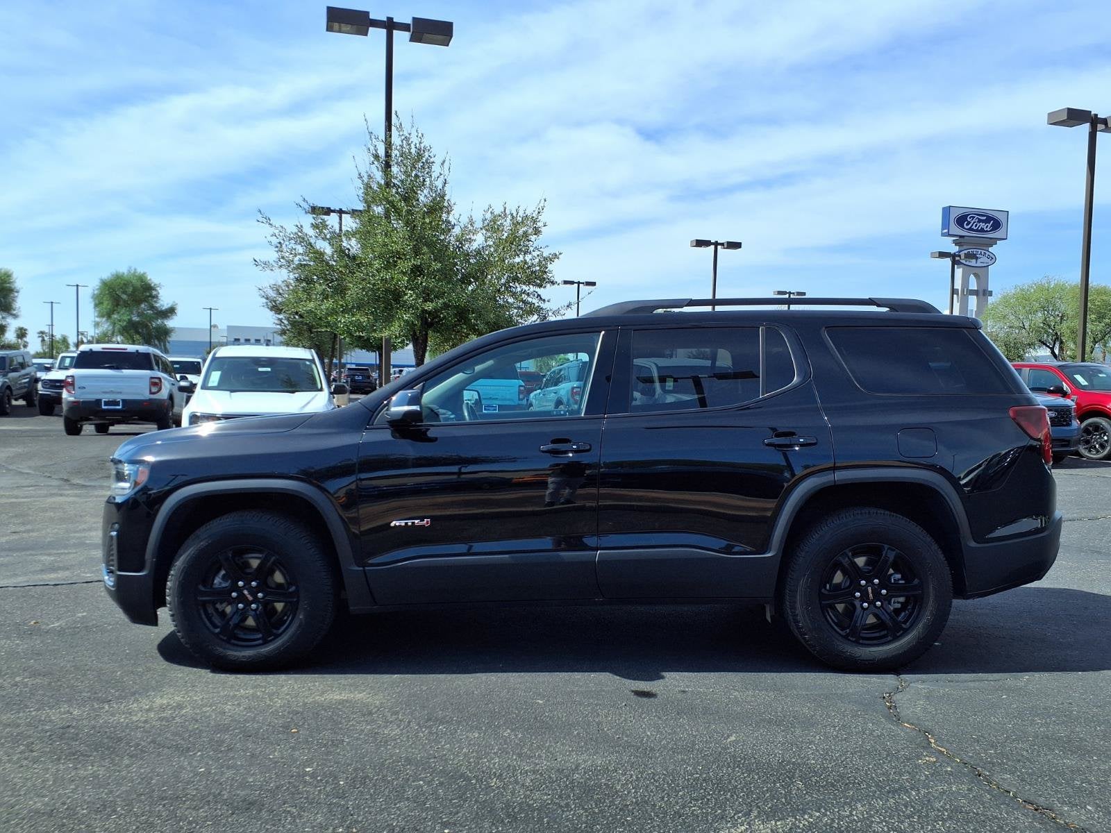 2022 GMC Acadia AT4