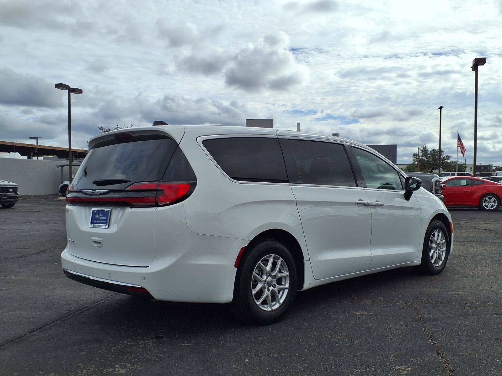 2025 Chrysler Pacifica Select