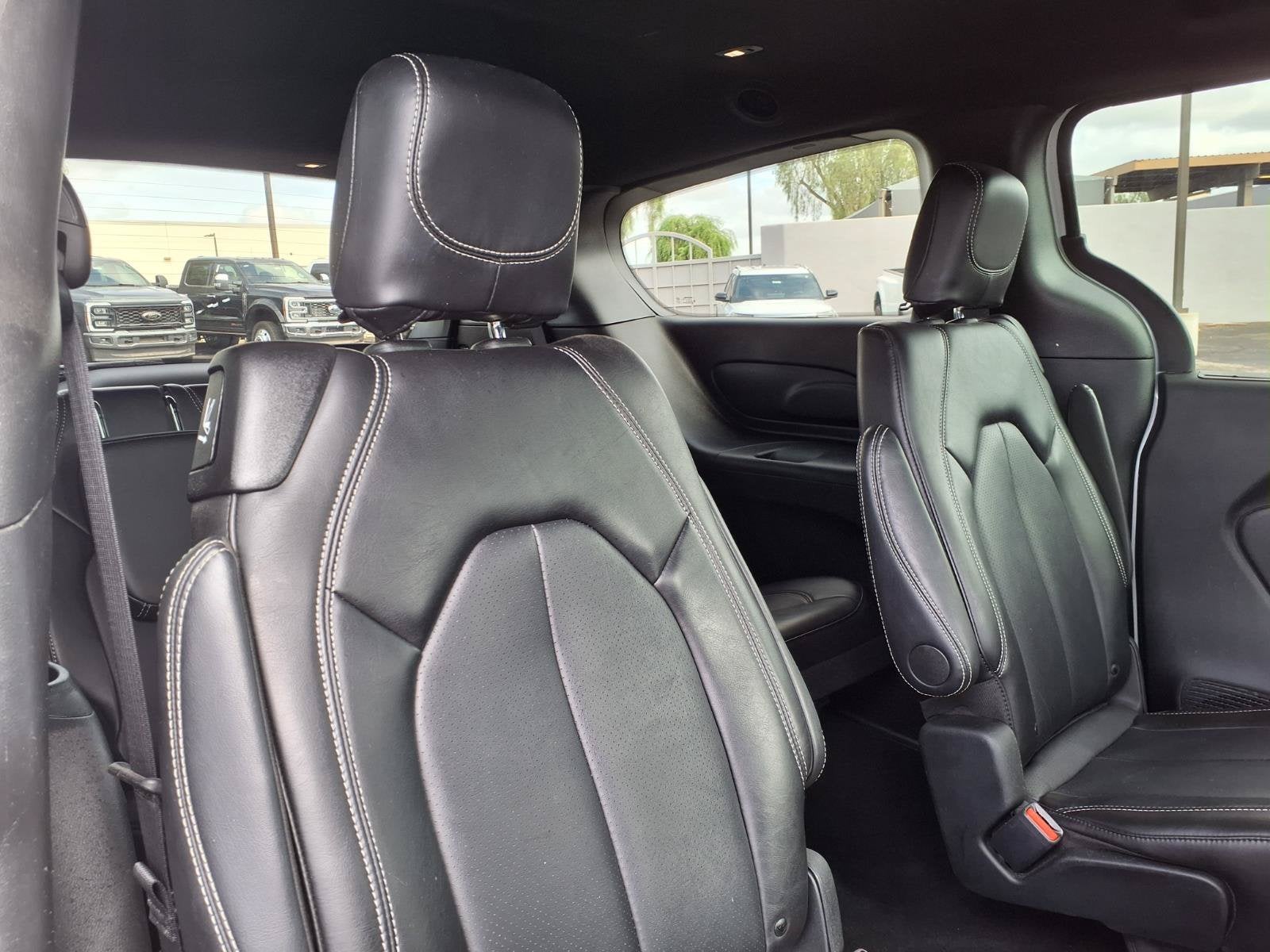 2025 Chrysler Pacifica Select