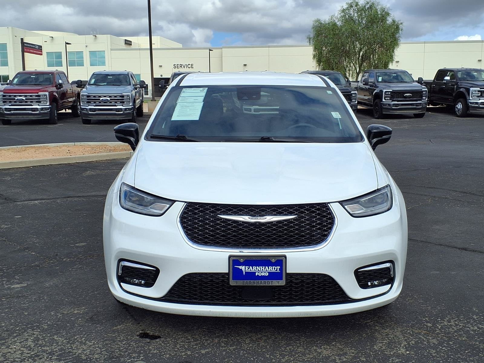 2025 Chrysler Pacifica Select