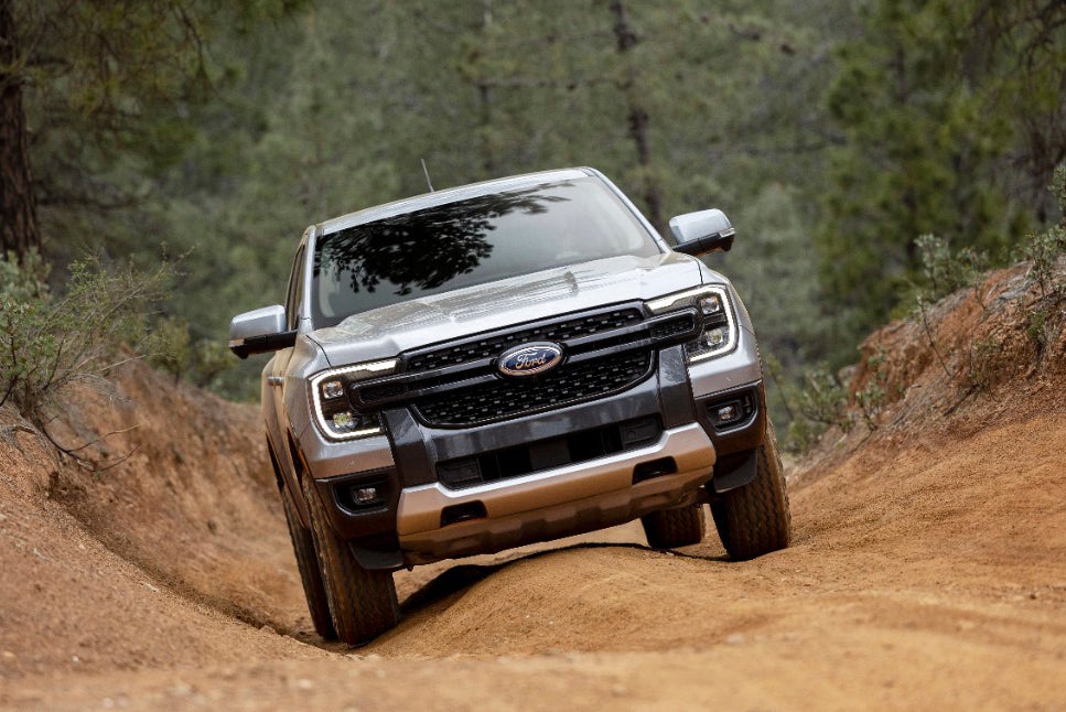 2024 Ford Ranger Lariat vs 2024 Chevrolet Colorado