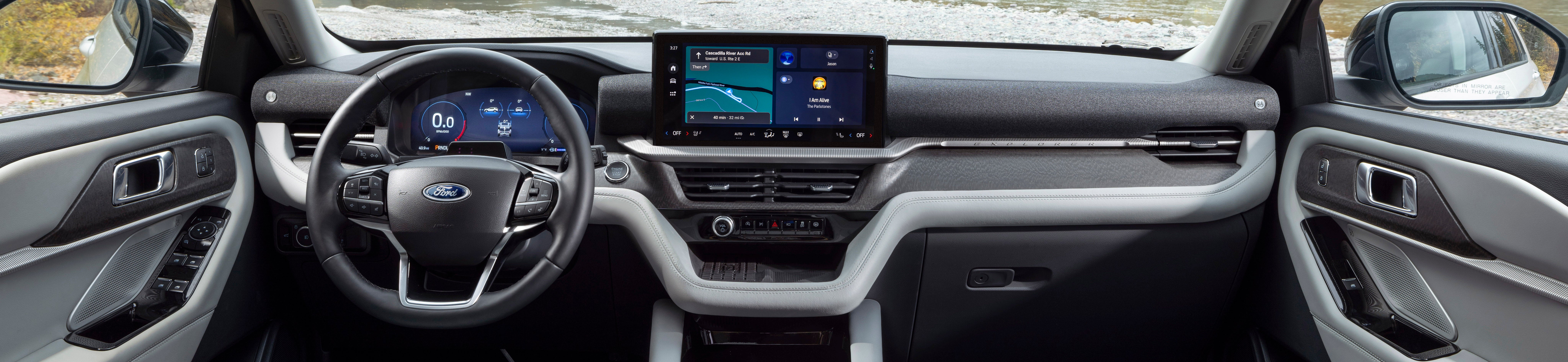 Comparison chart showing key specifications of 2024 Toyota Highlander and 2025 Ford Explorer